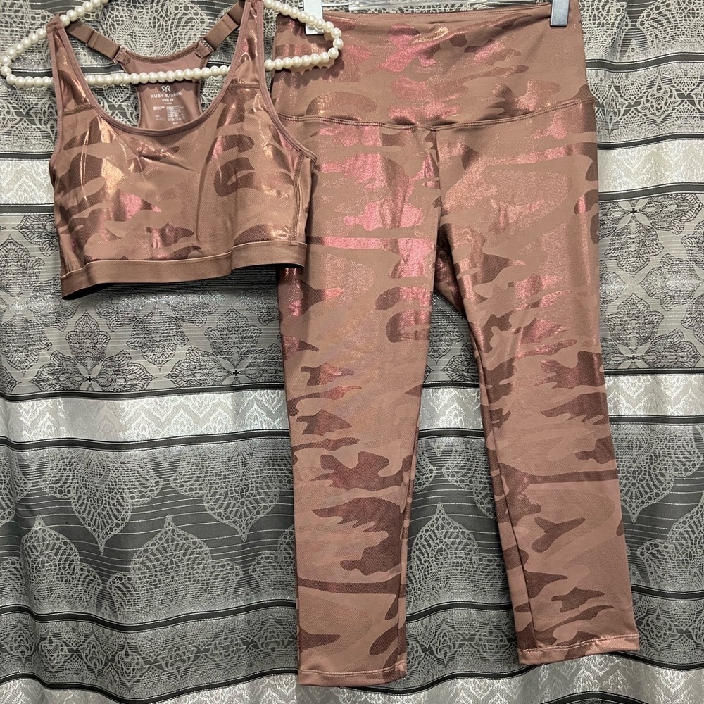 Ruby Ribbon Sport Shaping Leggings, Autumn Rose Foil with waistband pocket